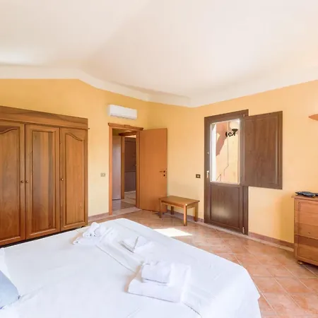 Classical Baia Delle Palme Premium Bilo 4 Sleeps 4 Santa Margherita di Pula